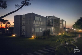 Гостиница Entre Pinos Eco Box Apart  Пунта-Дель-Эсте